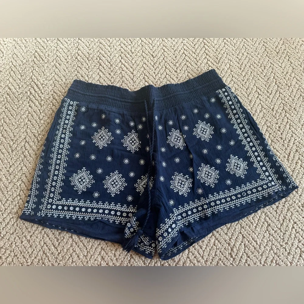 J. Crew Embroidered Mosaic Pull- On Shorts Size M - Picture 1 of 4